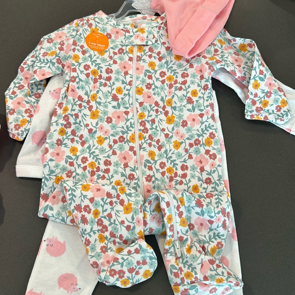 Brand new 9 month set